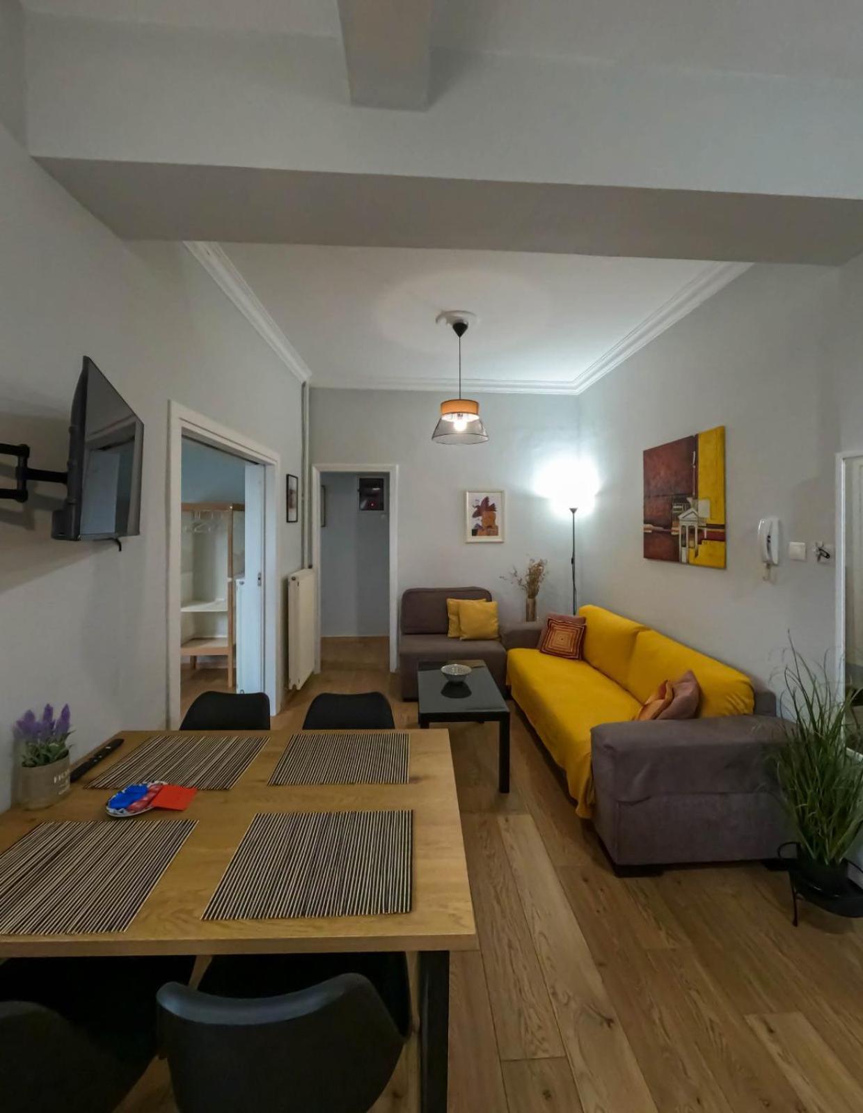 Comfortable Apt, Next To Archeological Museum! เอเธนส์ ภายนอก รูปภาพ