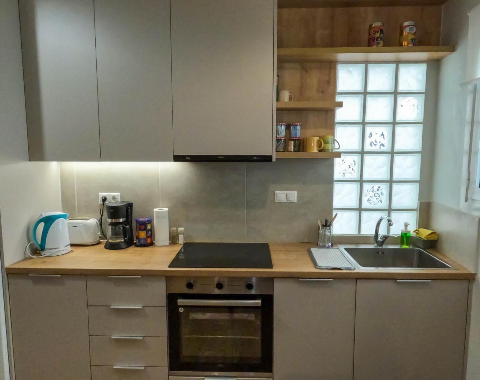 Comfortable Apt, Next To Archeological Museum! เอเธนส์ ภายนอก รูปภาพ